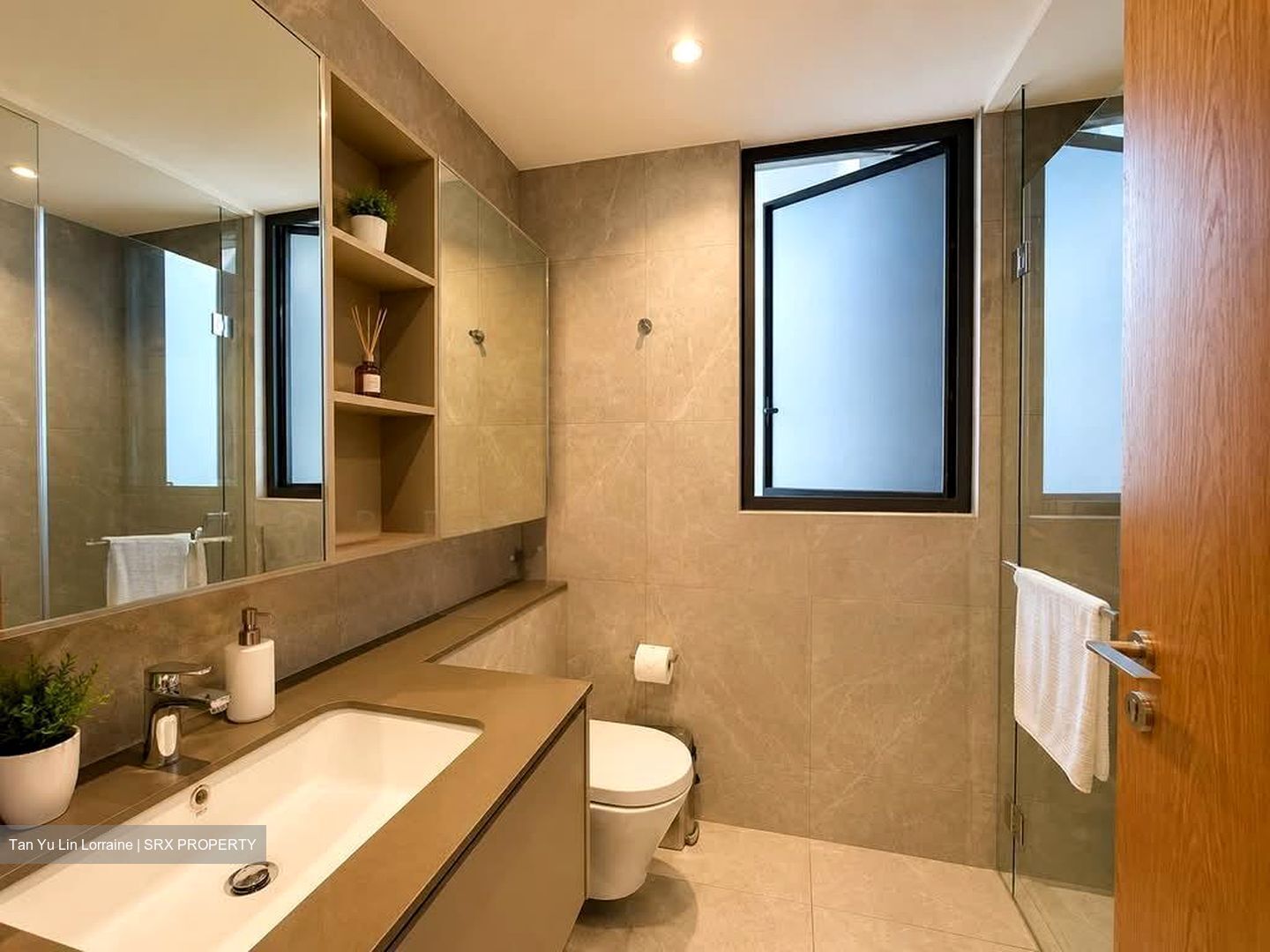 Penrose (D14), Apartment #593538191